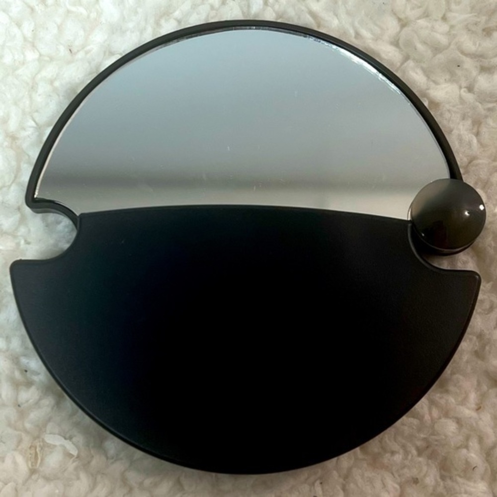 Kikkerland “Pocket” Mirror